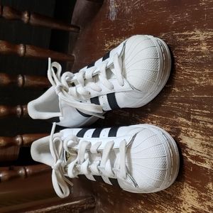 Boys Adidas Superstar Lace-Up Athletic Shoes White with Black Stripes